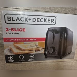 New Black & Decker Black 2-Slice Toaster. 7 Shade Toast Setting. Sealed In Box